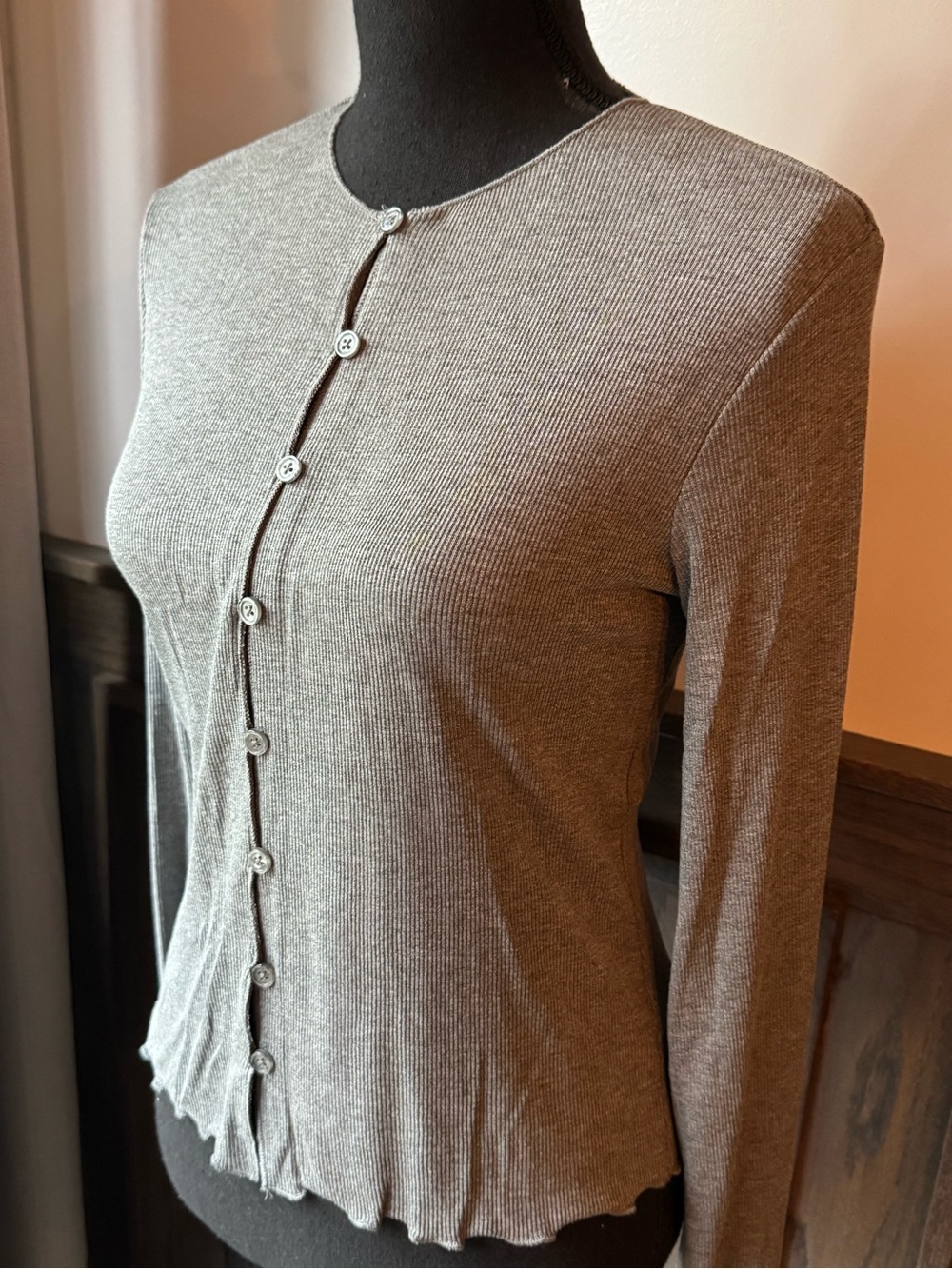 Universal Thread Gray Ribbed Slim Button-Front Top small nwot - Picture 6 of 8